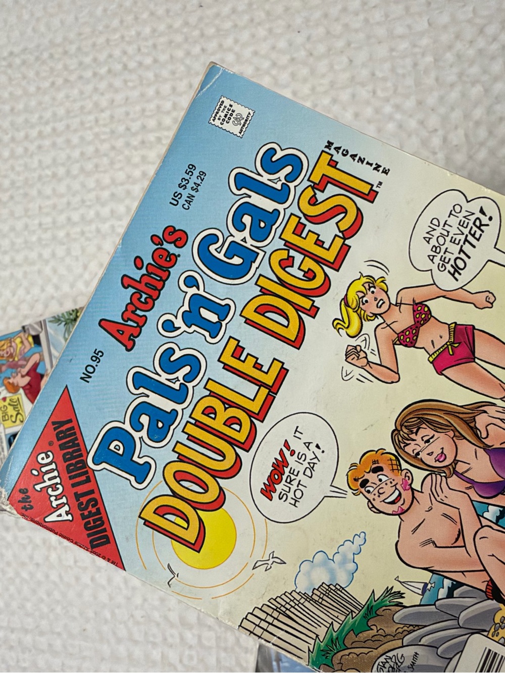 Three Archie Comic Books - Picture 5 of 6
